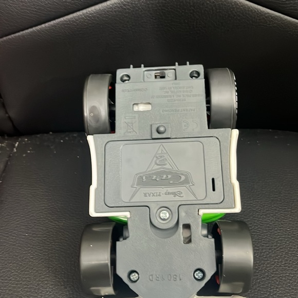 Toy - Picture 6 of 6